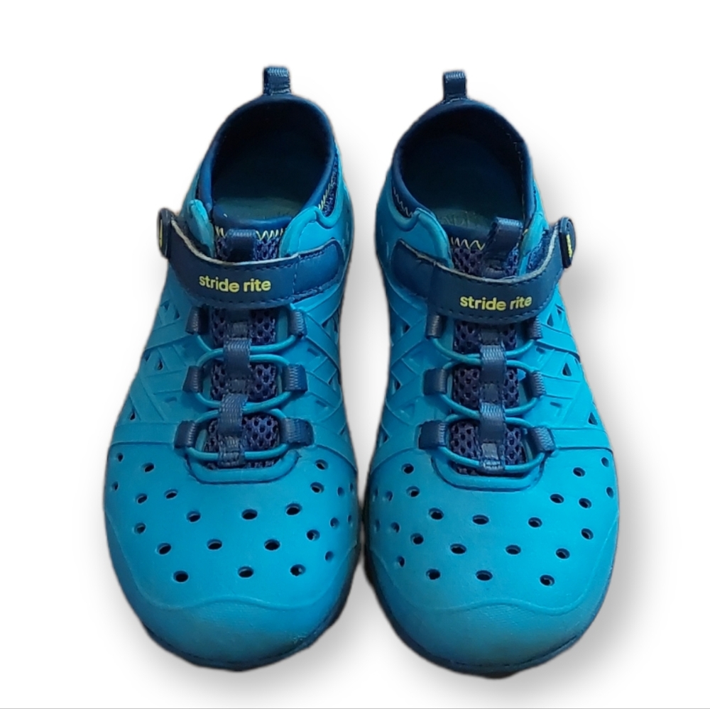 Stride rite Made 2 Play shoes